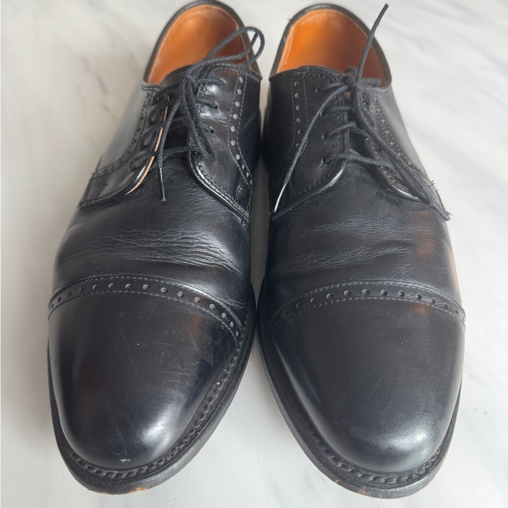 Classic Black Leather Men's Dress Shoes size 9 (105)